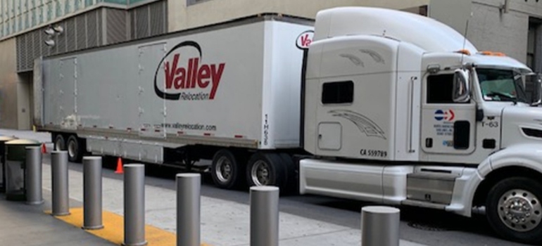 A Valley Relocation truck that serves all our service areas.