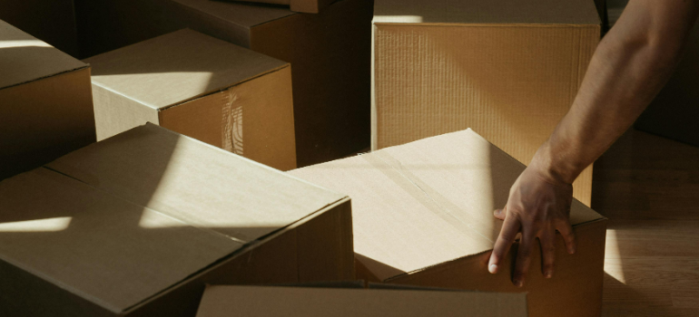 best materials for packing artwork are the right boxes