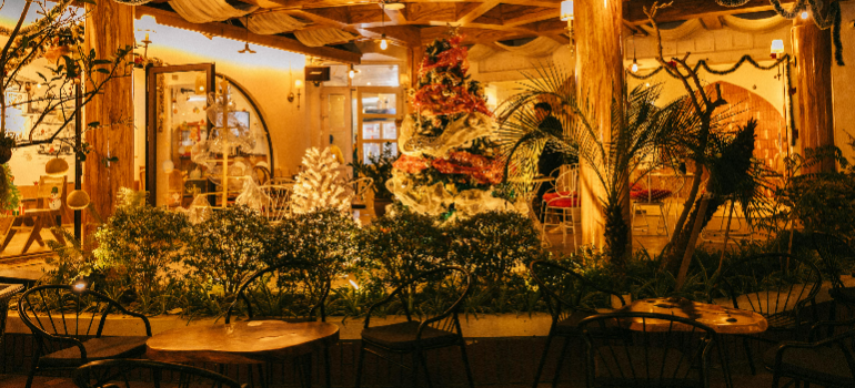 restaurant owner should consider a storage unit because of the Christmas decoration 
