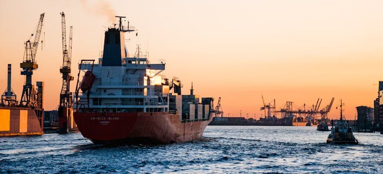easily ship goods internationally via ship